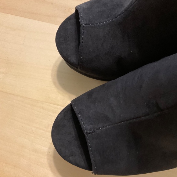 Carlos Santana Black Suede  wedges platform sandals size 7.5 - Picture 4 of 6